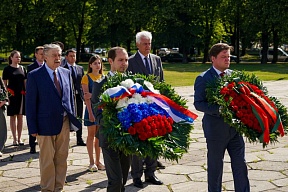 Par Piemiņas un sēru dienai veltīto pasākumu Par Piemiņas un sēru dienai veltīto pasākumu