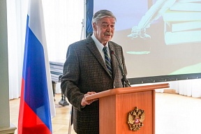 Par pēc Krievijas Federācijas Zinātnes un augstākās izglītības ministrijas kvotu programmas Krievijas augstskolās iestājušos abiturientu tikšanos ar Krievijas vēstnieku Latvijā J.Lukjanovu
