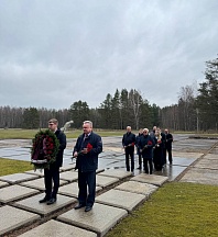 О церемонии возложения венков по случаю Международного дня освобождения узников фашистских концлагерей