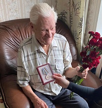 О вручении ветерану В.И.Ишевскому юбилейной медали «75 лет Победы в Великой Отечественной войне 1941—1945 гг.»