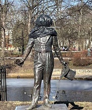 Латвийские «нацпатриоты» вновь надругались над памятником великому русскому поэту А.С.Пушкину в центре Риги